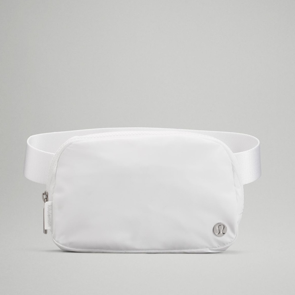 NWOT Everywhere Belt Bag 1L White